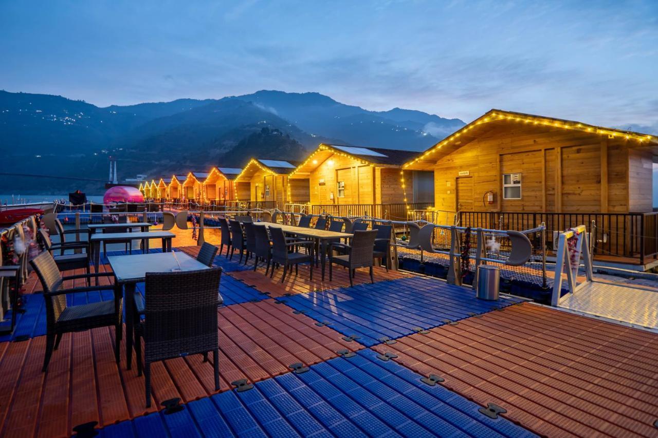 Le Roi Floating Huts & Eco Rooms Tehri New Tehri Exterior foto